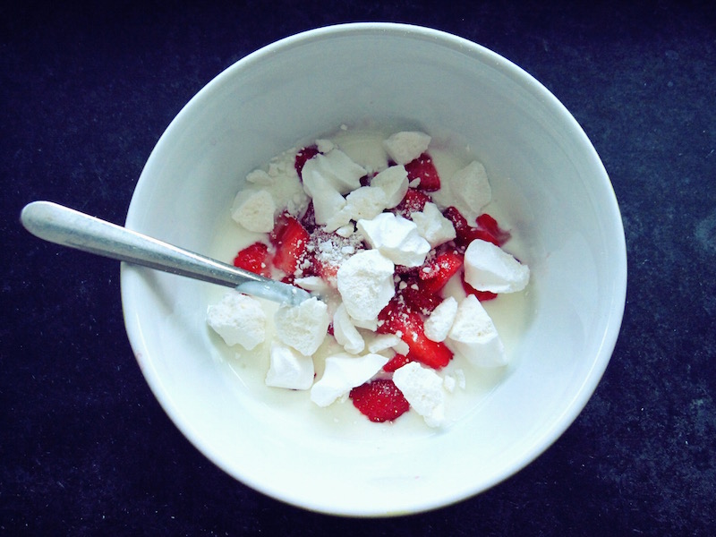 Joghurt mit Erdbeeren