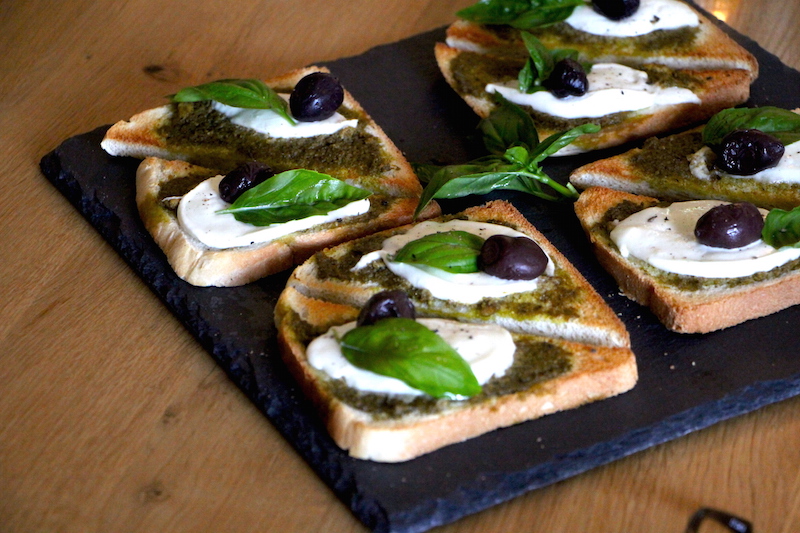 Toast mit Mozzarella